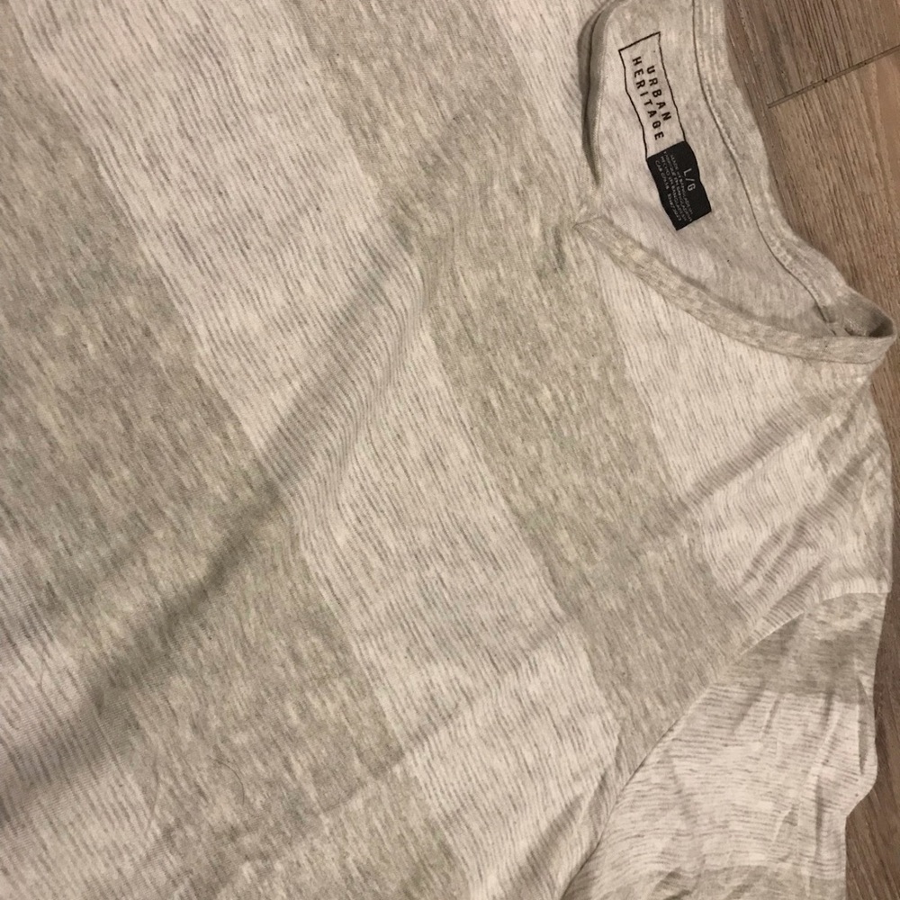🎉3 for $20🎉 URBAN Heritage Shirt - Picture 3 of 3
